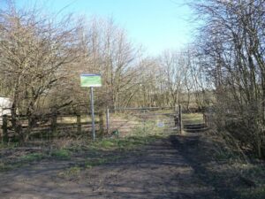 SE4712 : Entrance to Upton Country Park, off New Lane