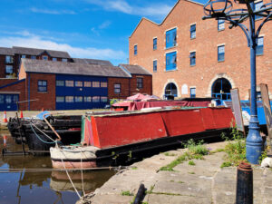 SJ9398 : Narrowboats at the Portland Basin Museum