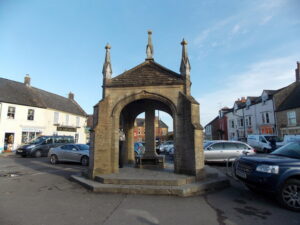 ST4801 : Beaminster: Julia the market cross