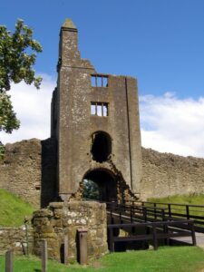ST6416 : South-west gatehouse, Sherborne Old Castle