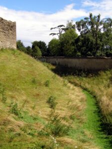 ST6416 : The moat, Sherborne Old Castle