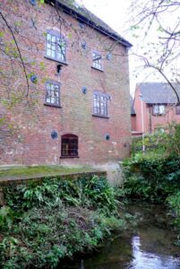 SU0000 : Walford  Mill Wimborne