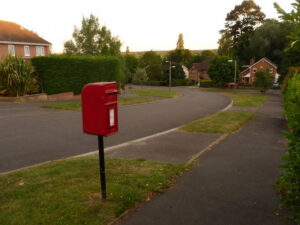 SU0100 : Colehill: postbox № BH21 209, Wesley Road