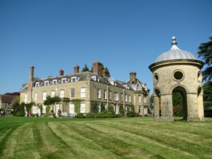 SU8722 : Woolbeding House and Rotunda