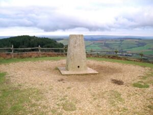 SY4092 : Triangulation pillar, Golden Cap