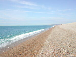 SY6675 : Chesil Beach and the blue sea