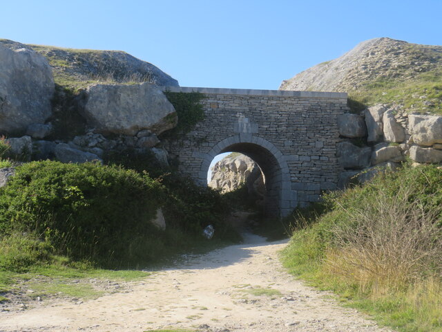 SY6872 : Arch in Tout Quarry Sculpture Park, Isle of Portland