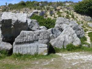 SY6872 : Sculptures at Tout Quarry
