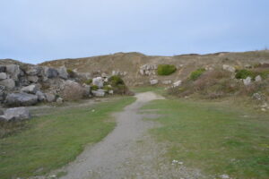 SY6872 : South West Coast Path, Tout Quarry