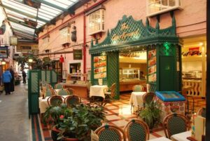 SY6878 : Weymouth: The Courtyard inside Brewers Quay