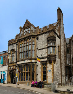 SY6990 : Dorset Museum,