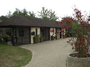 SY8488 : Monkey World entrance