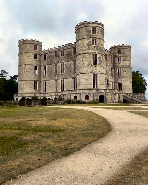SY8582 : Lulworth Castle