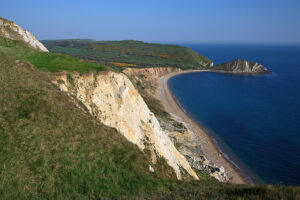 SY8680 : Worbarrow Bay from the clifftop at Flower's Barrow