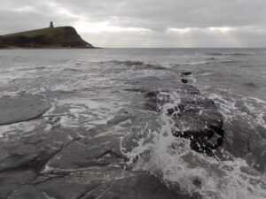 SY9079 : Kimmeridge: waves splash at Washing Ledge