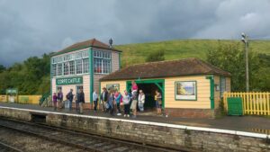 SY9682 : Signal box and waiting shelter at Corfe Castle Station, Swanage Railway