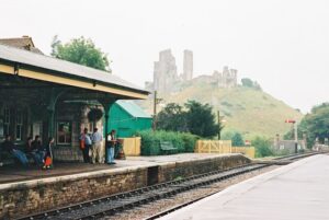 SY9682 : Swanage Railway: Corfe Castle station and Castle