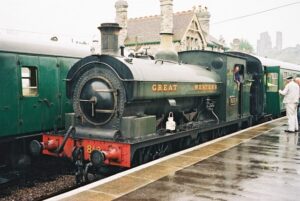 SY9682 : Swanage Railway: train at Corfe Castle station