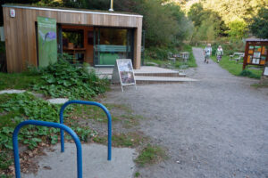 SY9787 : Visitor information and cycle parking, Arne