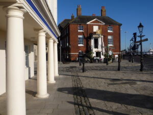 SZ0090 : Poole: Coastguard columns and Custom House