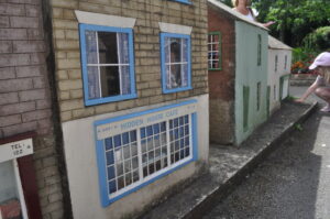 SZ0099 : Wimborne Minster : Hidden House Cafe at Model Town