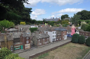 SZ0099 : Wimborne Minster : Model Town