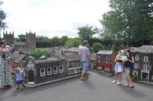 SZ0099 : Wimborne Minster : Model Town