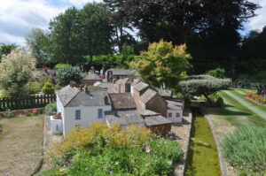 SZ0099 : Wimborne Minster : Model Town