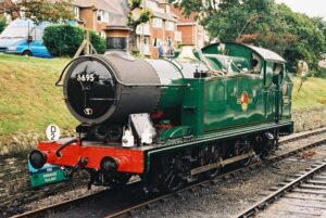SZ0278 : GWR Class 5600 Class 0-6-2T no.6695 at Swanage railway station