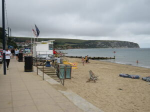 SZ0379 : Swanage beach