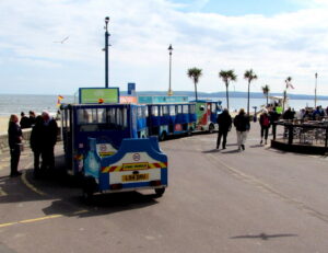 SZ0890 : Long vehicle in West Undercliff Promenade, Bournemouth