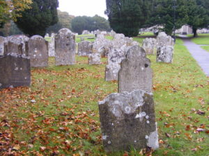 SZ1592 : Priory Churchyard