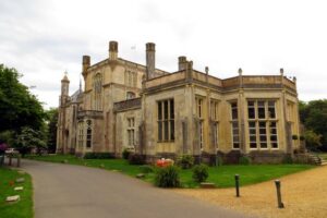 SZ2093 : Highcliffe Castle