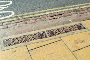 TL4558 : Hobson's Conduit in St Andrew's Street
