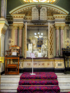 SJ8499 : Spanish and Portuguese Synagogue,The Ark