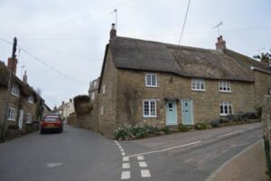 SY4889 : Burton Bradstock