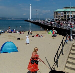 SY6878 : Southern end of Weymouth Beach