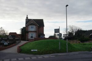 SY9287 : The house on the Wall