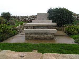 SY9576 : Royal Marines Memorial table