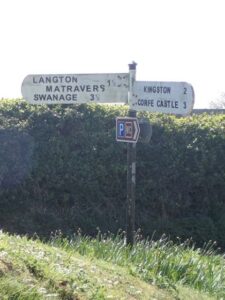 SY9777 : Direction Sign – Signpost in Worth Matravers