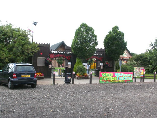 SZ1197 : Entrance to Adventure Wonderland